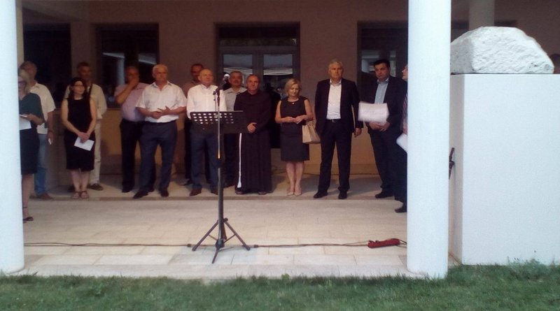 Čović u Livnu otvorio izložbu "Susret triju generacija"