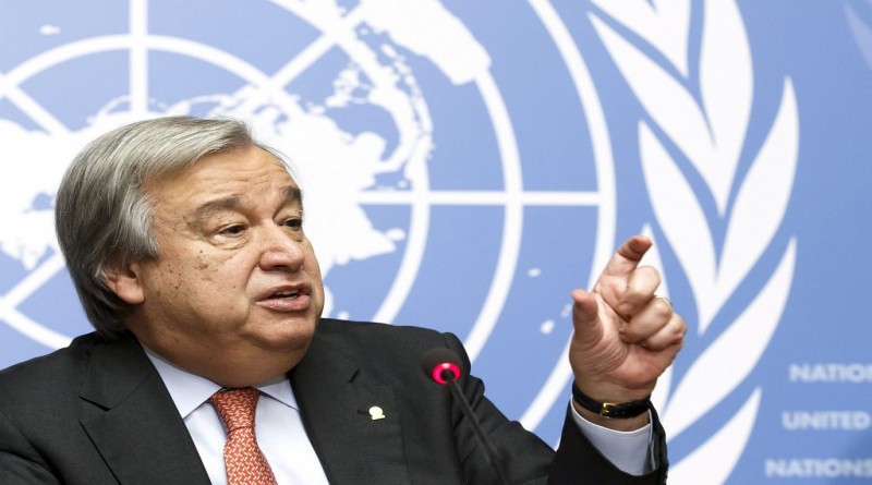 epa05074048 United Nations High Commissioner for Refugees, UNHCR, Portuguese Antonio Manuel de Oliveira Guterres, speaks to the media for the last time as UN High Commissioner for Refugees, during a press conference at the European headquarters of the United Nations in Geneva, Switzerland, 18 December 2015.  EPA/SALVATORE DI NOLFI