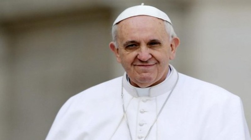 Papa donirao 500.000 dolara za pomoć migrantima