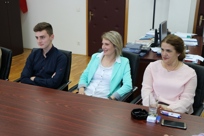 NAČELNIK IVAN VUKADIN  NAGRADIO MATURANTE – ODLIKAŠE TOMISLAVGRADSKE GIMNAZIJE