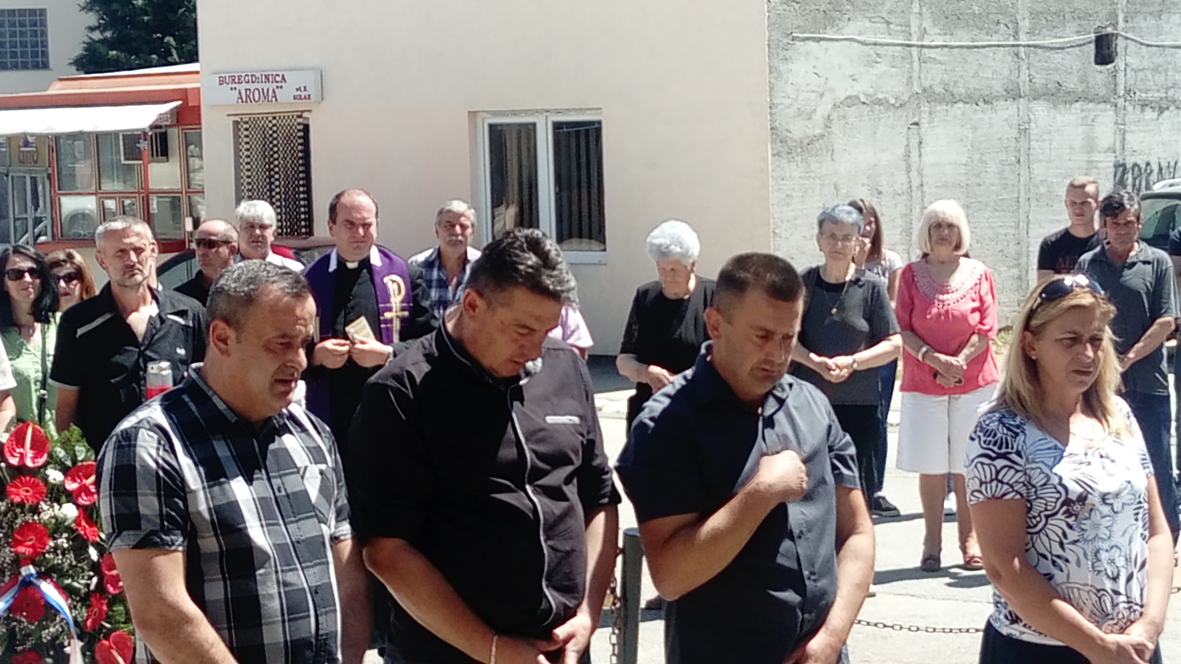 FOTO: Svetom misom i polaganjem vijenaca obilježen Dan Oslobođenja Glamoča