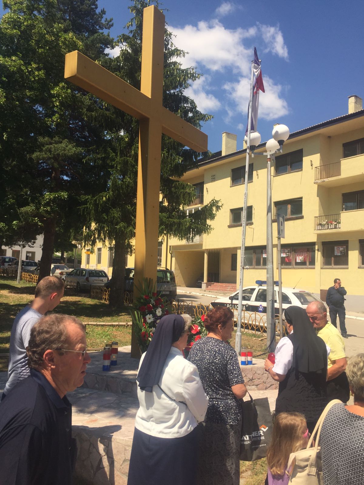 FOTO: Svetom misom i polaganjem vijenaca obilježen Dan Oslobođenja Glamoča