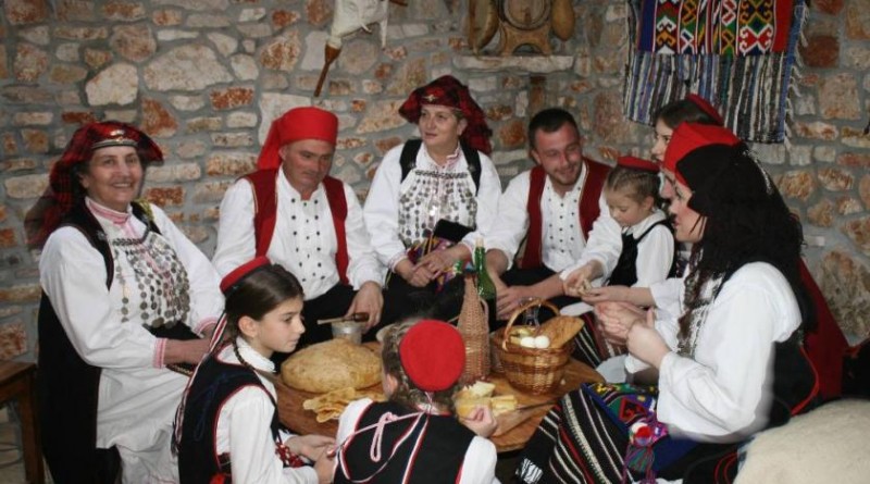 Na Roškom kulturnom ljetu Međunarodna večer folklora