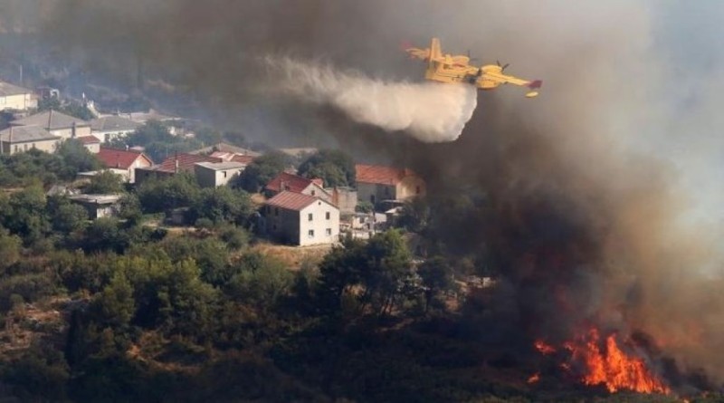 Hrvatska vojska pomaže saniranje požarišta na Kamešnici