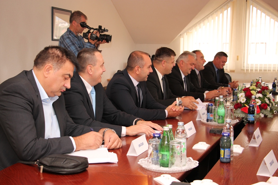 Danas je održan sastanak o problematici funkcioniranja graničnih prijelaza Kamensko i Vaganj