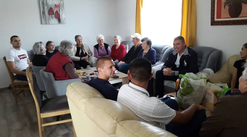 FOTO: Mladež HDZ BiH diljem Bosne i Hercegovine obilježila Međunarodni dan starijih osoba