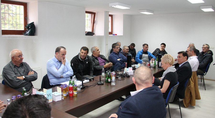 Vlada HBŽ održala sastanak s načelnikom Bosanskog Grahova i njegovim suradnicima i gospodarstvenicima