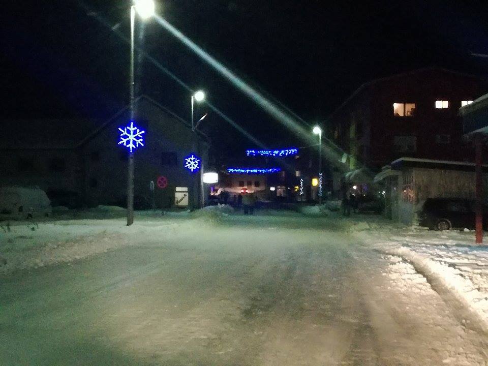 U Glamoču je završeno božićno-novogodišnje ukrašavanje grada