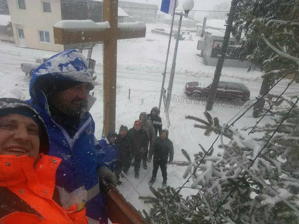 U Glamoču je završeno božićno-novogodišnje ukrašavanje grada