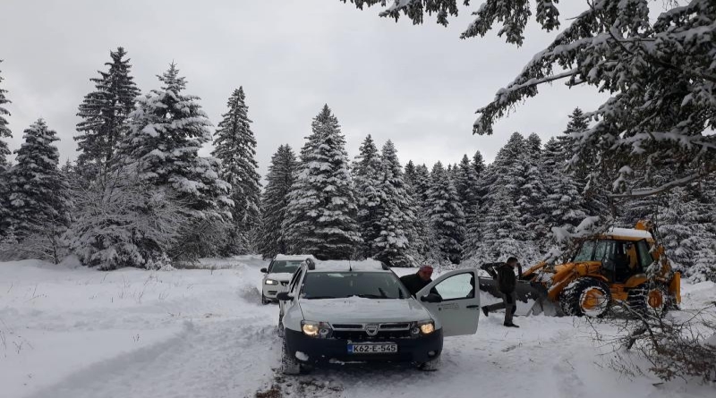 GLAMOČ: Čišćenje snijega na šumskim putevima