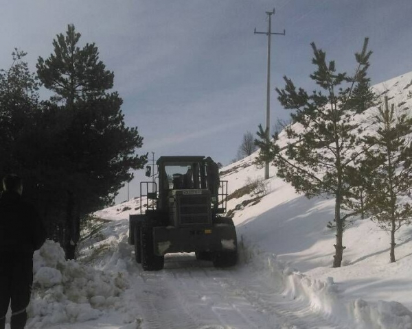 Nanosi snijega i do četiri metra: Vojska se nije uspjela probiti do sela Tiškovac