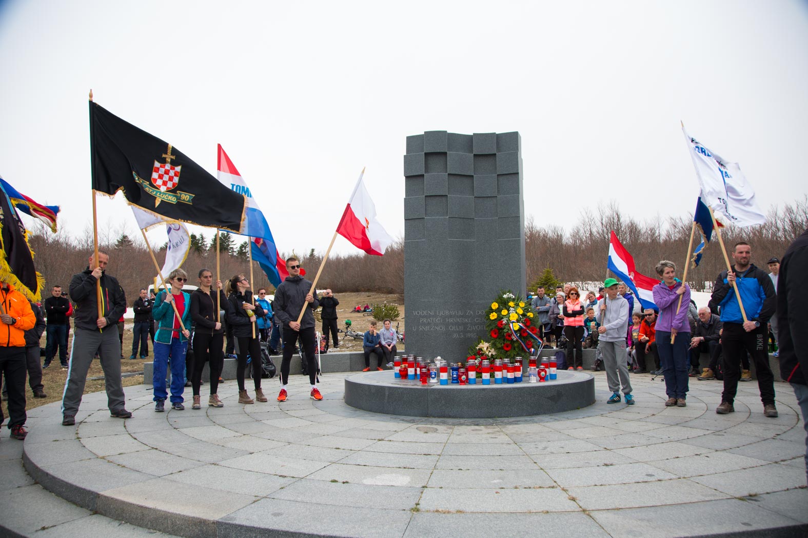 ODRŽAN MEMORIJALNI USPON NA PROKOS, U SPOMEN NA PET STRADALIH HRVATSKIH BRANITELJA