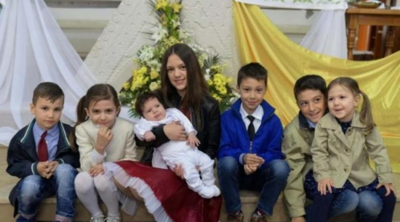 ​Tomislavgrad: U obitelji Kelava kršteno sedmo dijete