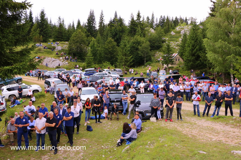 FOTO: OBILJEŽENA 25. OBLJETNICA ZLOČINA POČINJENOG NA STIPIĆA LIVADI