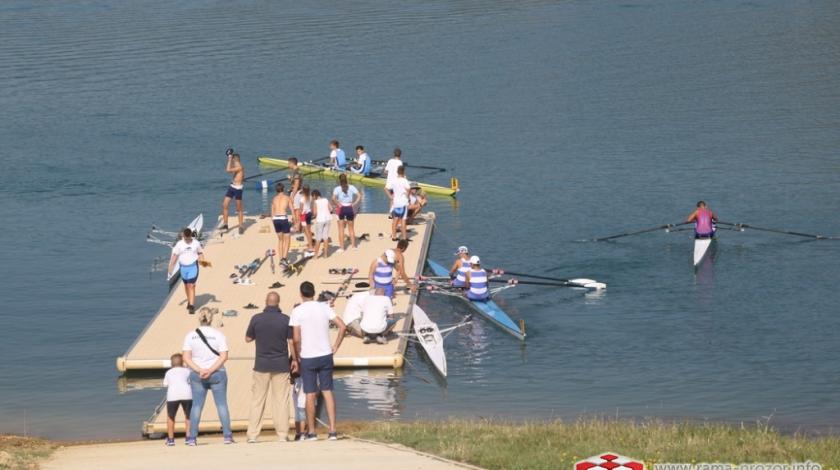 FOTO: Na Ramskom jezeru održana veslačka regata