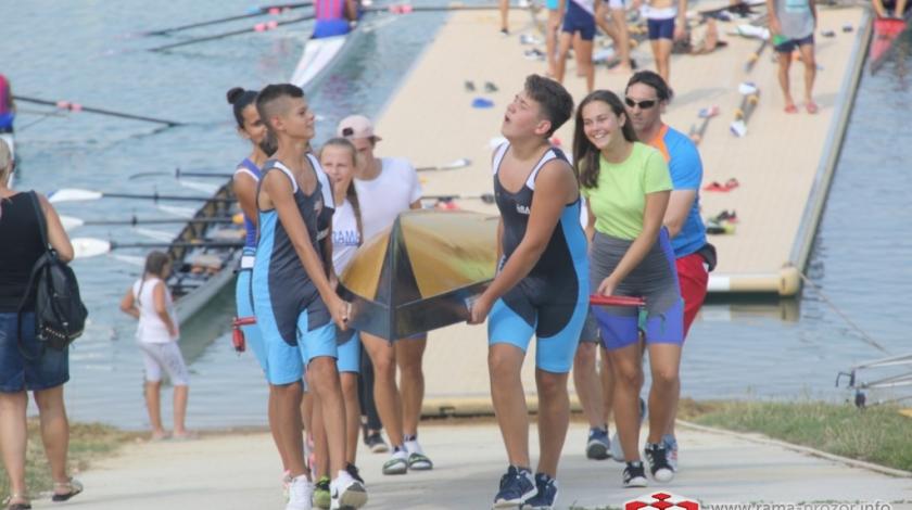 FOTO: Na Ramskom jezeru održana veslačka regata