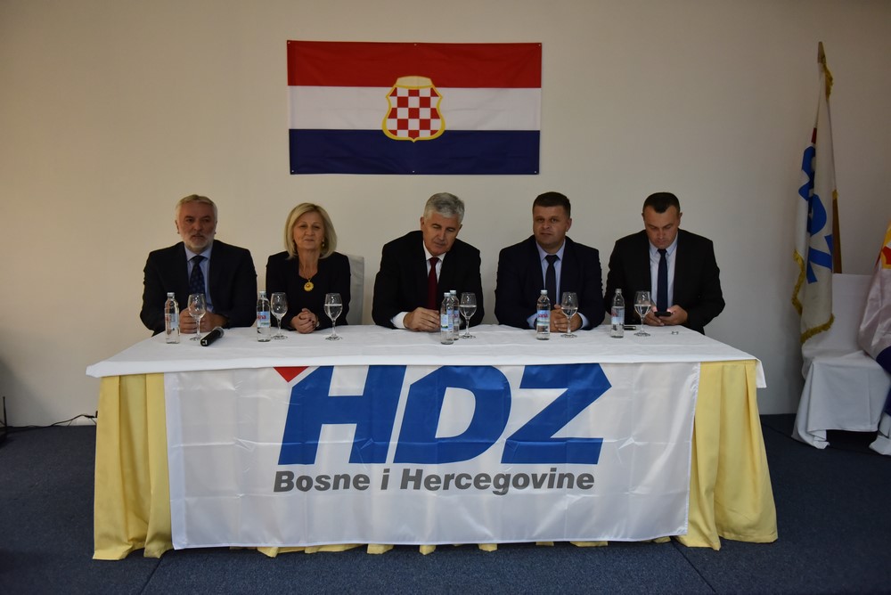 Predsjednik Čović na Kupresu sa Općinskim odborom te predstavnicima braniteljskih udruga