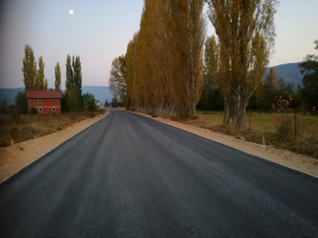ASFALTNOM CESTOM DO BLIDINJA
