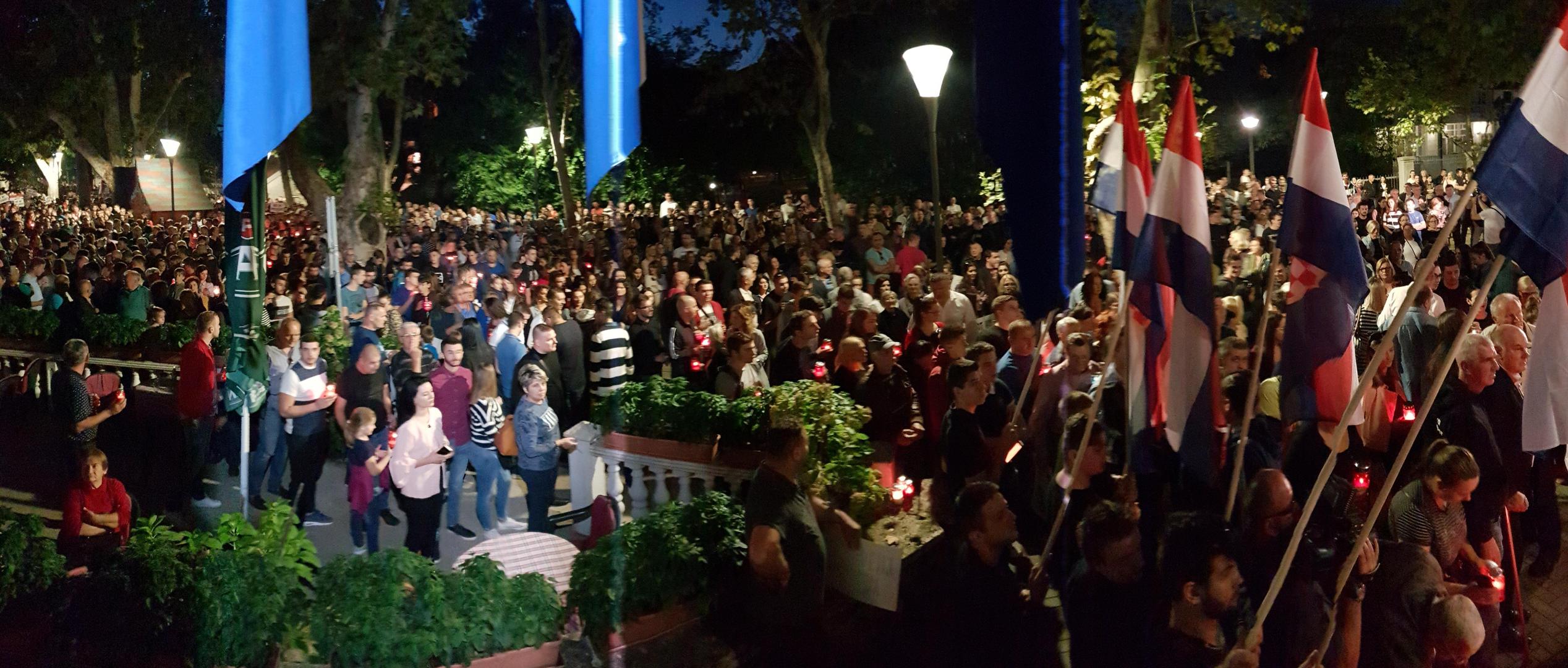 S prosvjeda u Mostaru poslali jasnu poruku: Komšić nije naš predsjednik