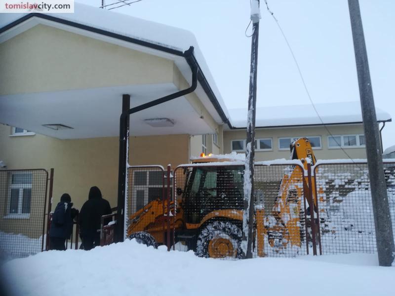 U Tomislavgradu palo 60 cm snijega