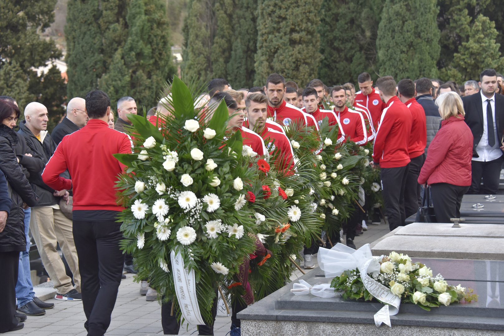 Tuga u Mostaru: Rijeka ljudi oprostila se od prerano preminuloga vratara