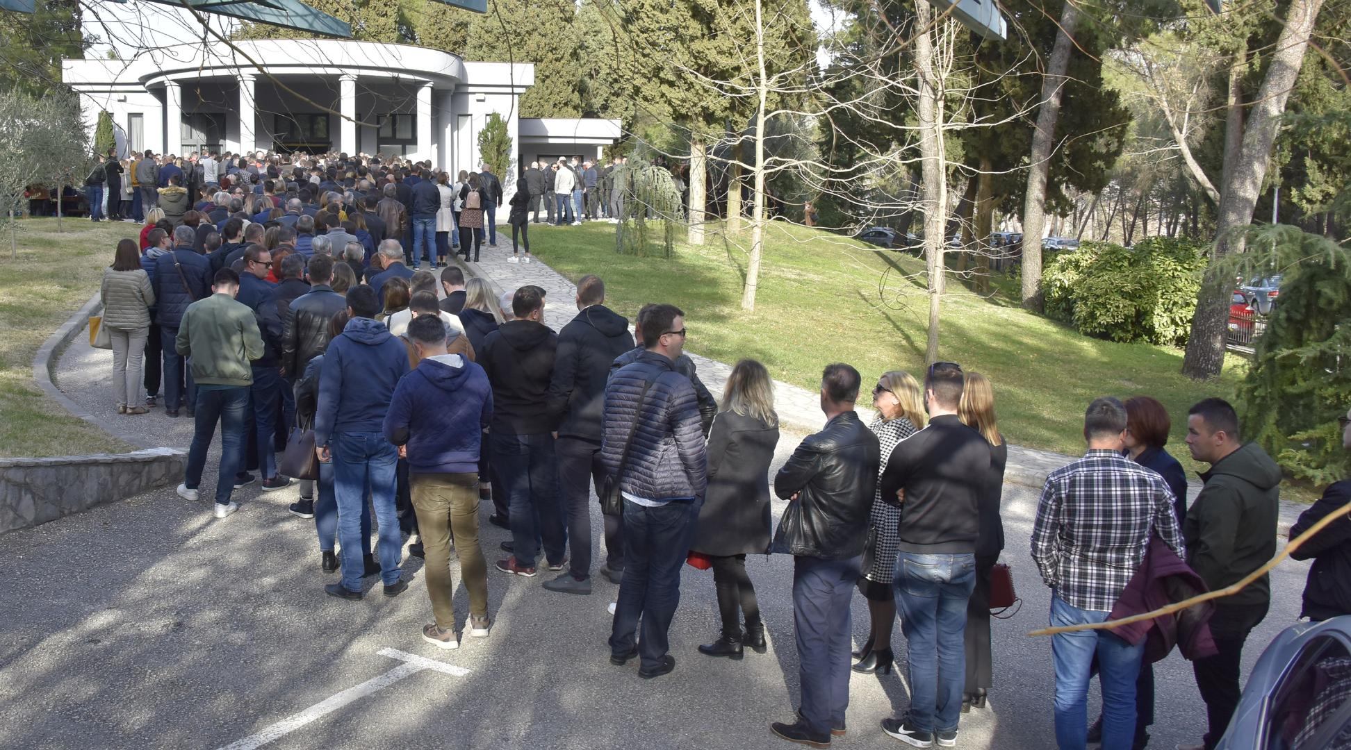 Tuga u Mostaru: Rijeka ljudi oprostila se od prerano preminuloga vratara