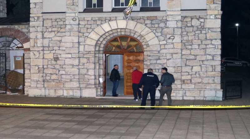 Policija privela jednu osobu zbog sumnje da je počinila vandalizam nad katoličkom crkvom u Gradačcu