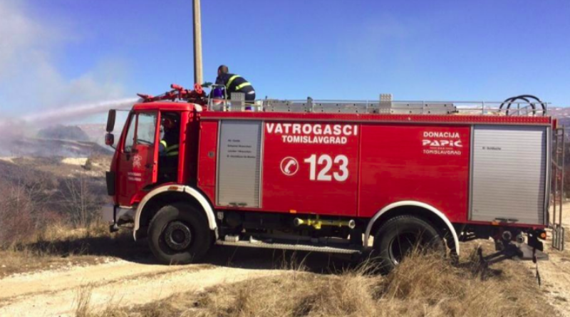 Četiri požara u Tomislavgradu, vatra opasno zaprijetila šumi