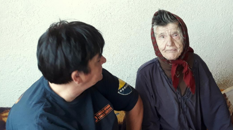 LJUDI VELIKA SRCA U HBŽ  Baka Đurđija (94), slijepa i bolesna, živi sama u sobičku