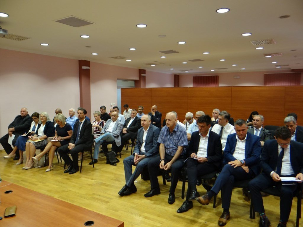 ​HNS raspravljao o Aluminiju i aktualnim političkim događanjima, evo koji su zaključci