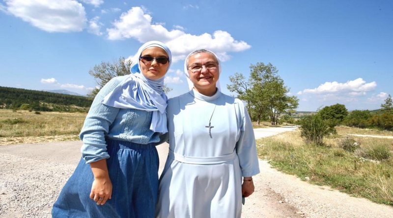 HEROINE LIVNA: Časna sestra i mualima zajedno pomažu svima, ne razlikuju po vjeri!