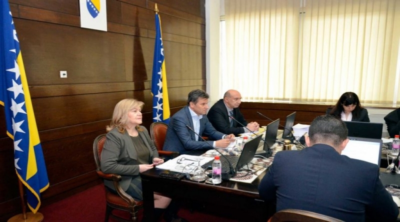 Vlada FBiH predlaže: Poslodavci jednostrano radnika mogu uputiti na čekanje i neplaćeno