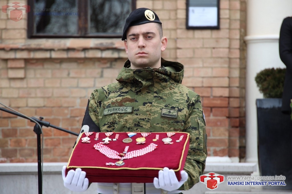 Na Mirogoju sahranjen pukovnik Ante Pavlović