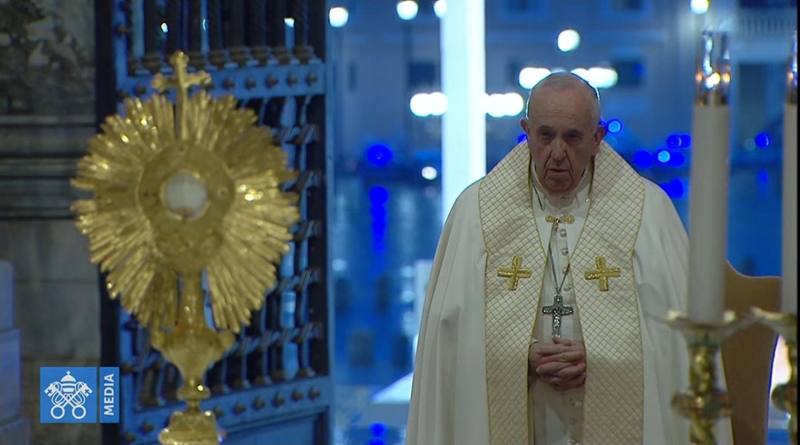 PAPA FRANJO UJEDINIO CIJELI SVIJET U MOLITVI!