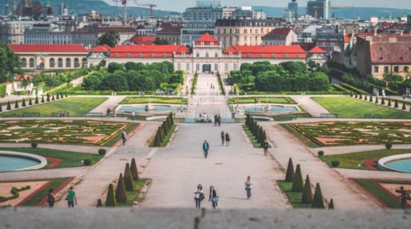 Austrija želi uvesti "zelene" putovnice za covid