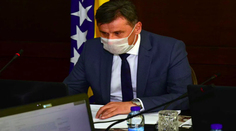 Prijedlog Zakona neozbiljan, bezobrazan, prevarantski, nedorečen!