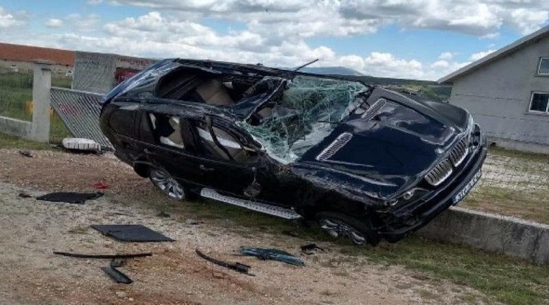 LIVNO: U sudaru BMW-a s teretnim vozilom teže ozljeđen muškarac
