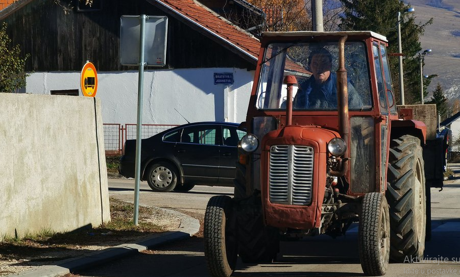 SARAJEVSKI NOVINAR O GLAMOČU Život u Glamoču kao da je stao: Puste ulice, ruševne zgrade i preživljavanje u pučkoj kuhinji