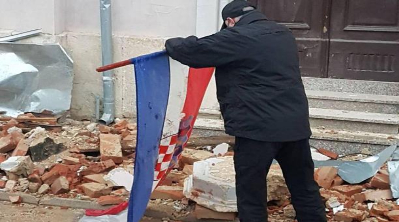 Bh. policajac koji je iz blata izvukao hrvatsku zastavu: 'Bilo je teško gledati je onakvu'