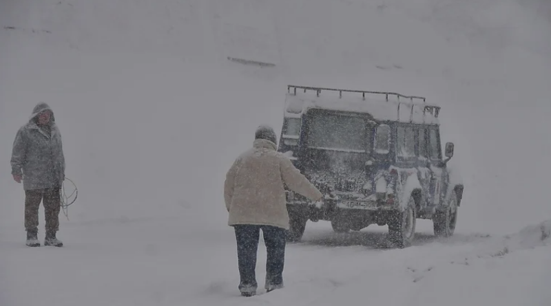 IZNENADIO IH SNIJEG: U Bosanskom Grahovu zbog snijega proglašeno stanje elementarne nepogode
