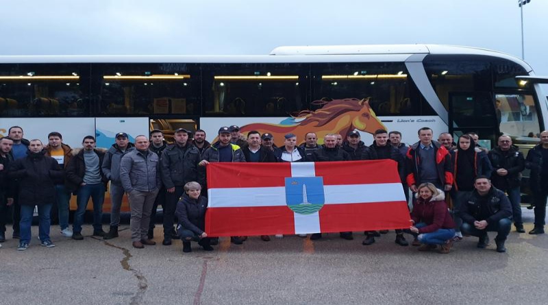 Livnjaci krenuli u Petrinju s tri šlepera humanitarne pomoći