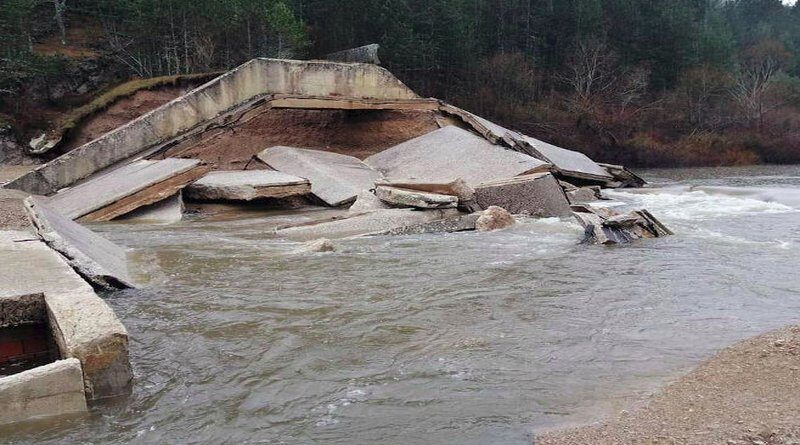 NAČELNIK B. GRAHOVA: Pukla brana na jezeru u Borovači, ljudskih žrtava nije bilo
