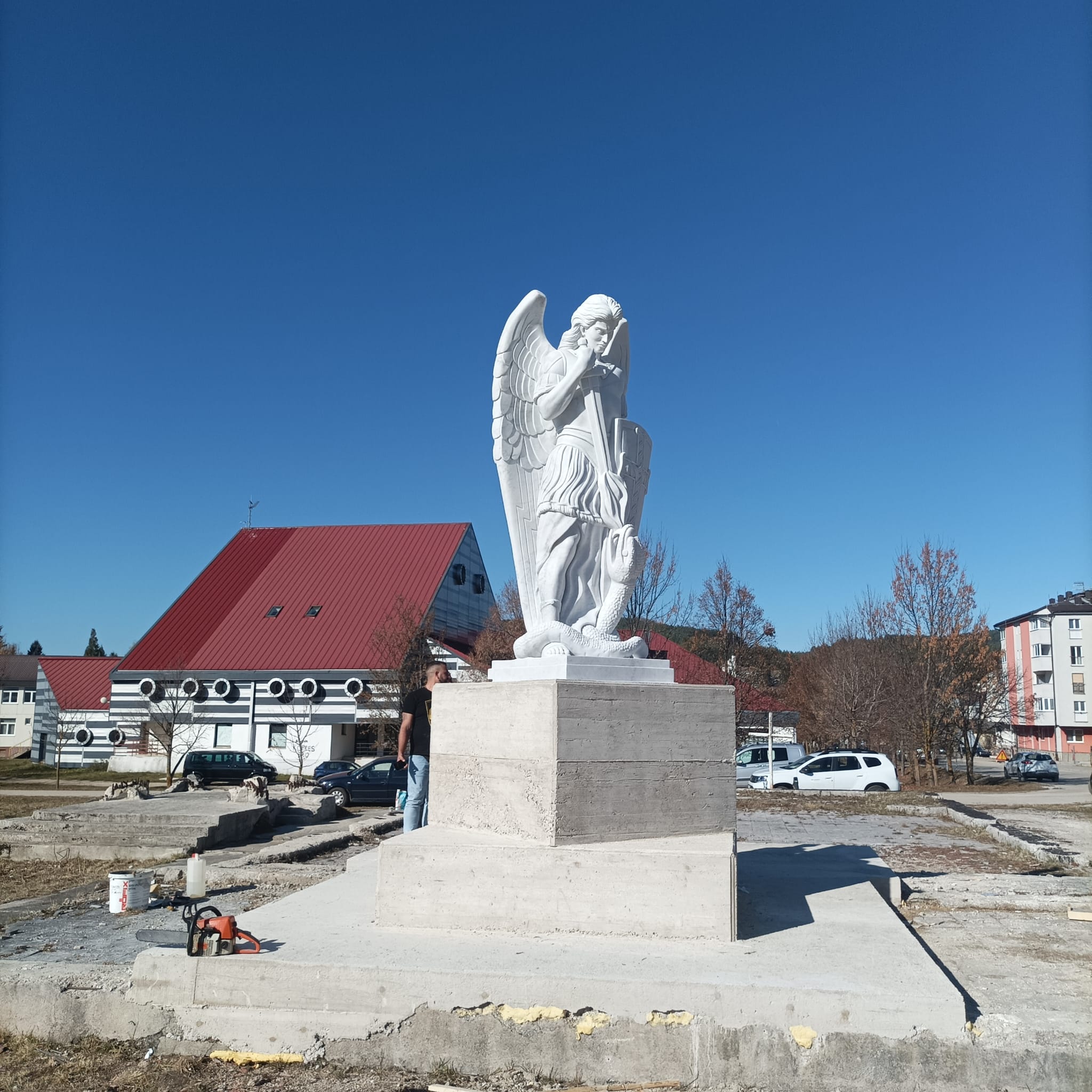 Marijini ratnici postavljaju kipove sv. Mihaela arkanđela i u Kupresu