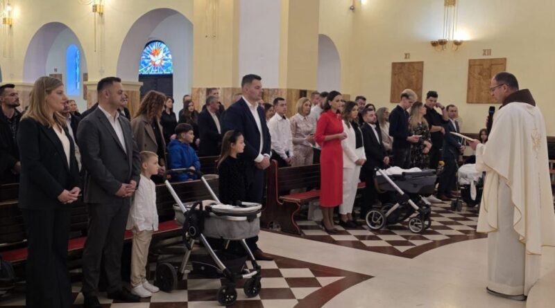 Šest novokrštenika u duvanjskoj bazilici