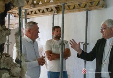 Predsjednik Vlade Hercegbosanske županije dr.sc.Ivan Vukadin i banjolučki biskup Željko Majić u Lištanima: U tijeku radovi na budućem socijalnom centru za odrasle osobe s demencijom