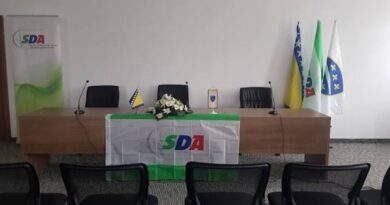 NOVI RASKOL U SDA: Kompletan odbor istupio iz stranke
