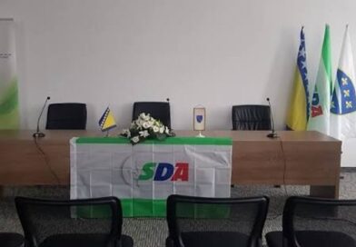 NOVI RASKOL U SDA: Kompletan odbor istupio iz stranke