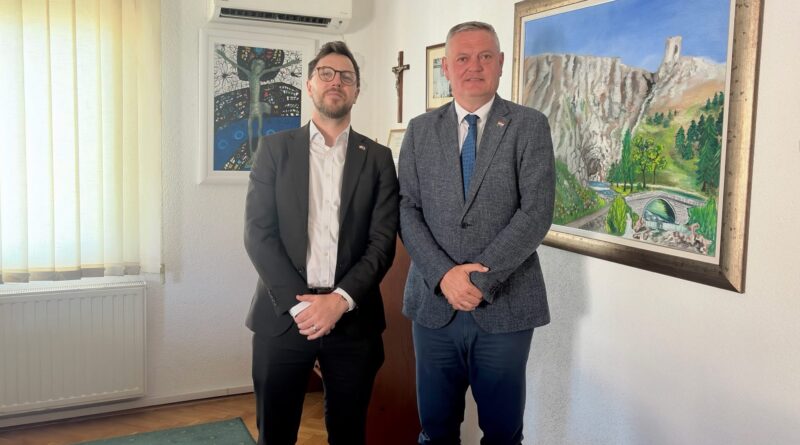 Predsjednik Vlade Hercegbosanske županije dr.sc. Ivan Vukadin održao sastanak s predstavnicima Veleposlanstva Ujedinjenog Kraljevstva