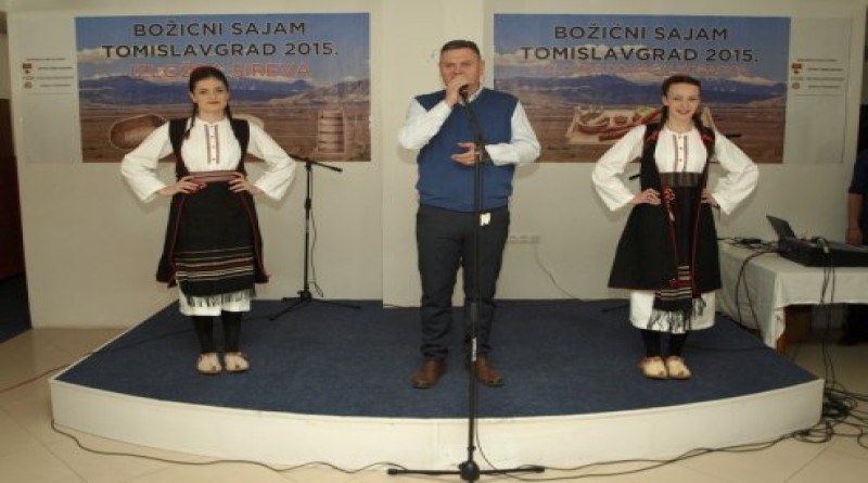 Foto: Načelnik Vukadin otvorio Božićni sajam u Tomislavgradu