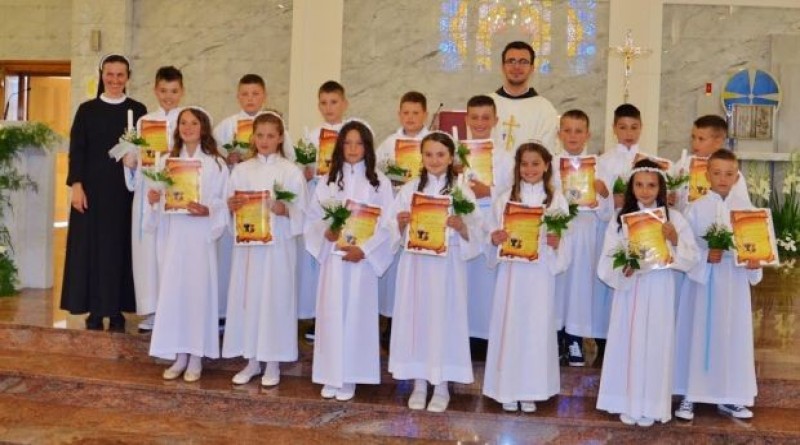 U Podhumu 15-oro djece pristupilo sakramentu sv. Pričesti